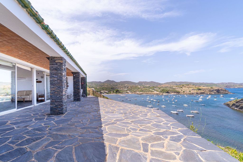 Property photo 1 of 60