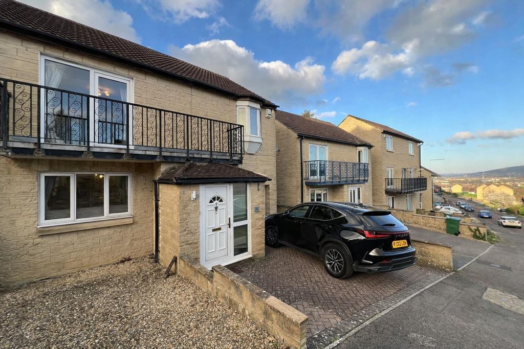 Property photo 1 of 17 Front