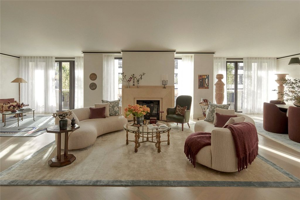 Property photo 1 of 25 Living Room