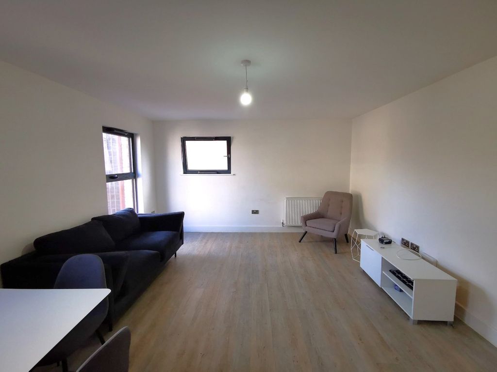 Property photo 3 of 8 Lounge