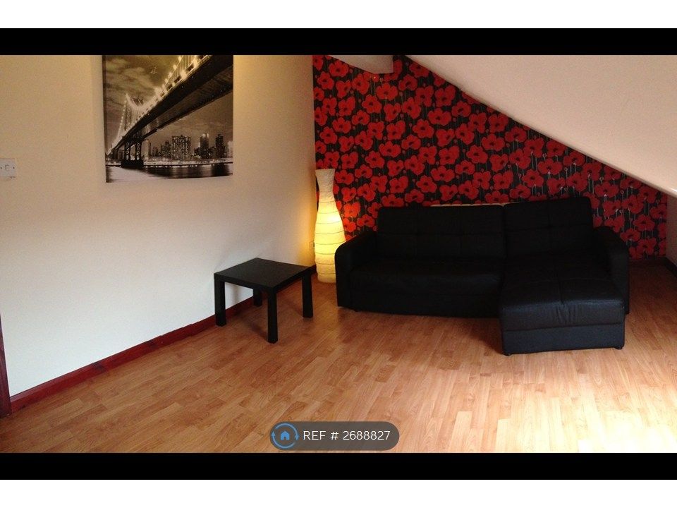 Property photo 1 of 8 Living