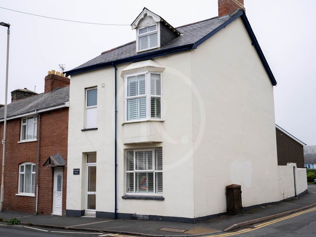 Property photo 2 of 31