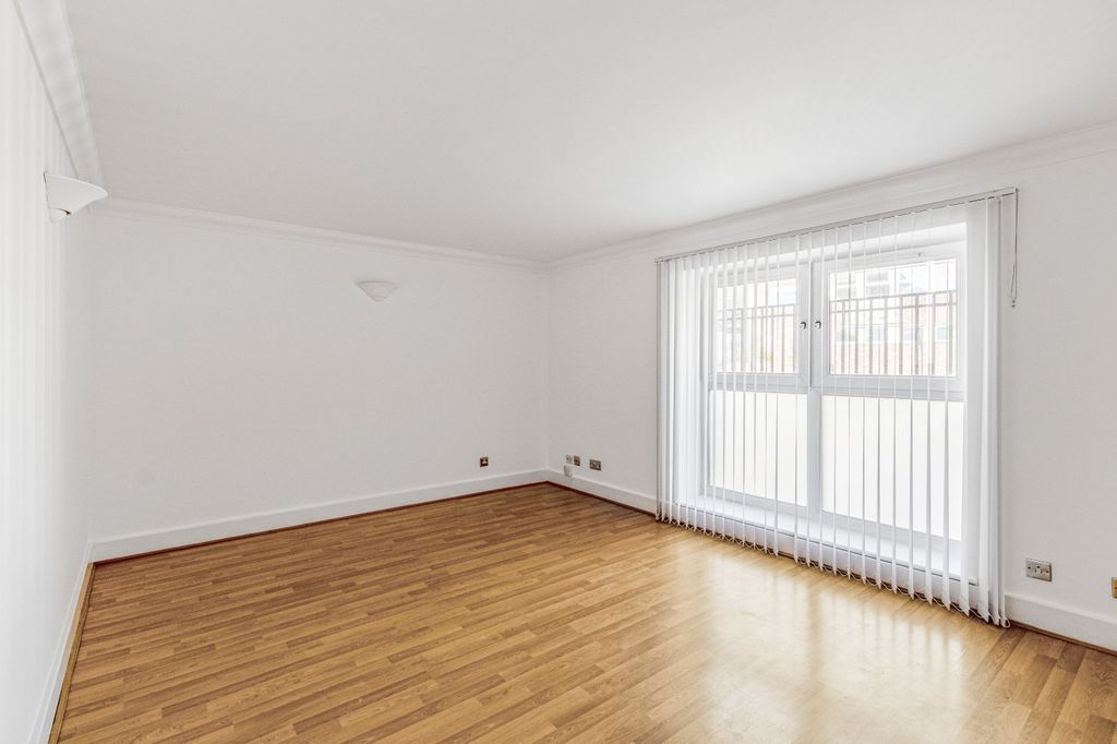 Property photo 3 of 14 Picture No. 09