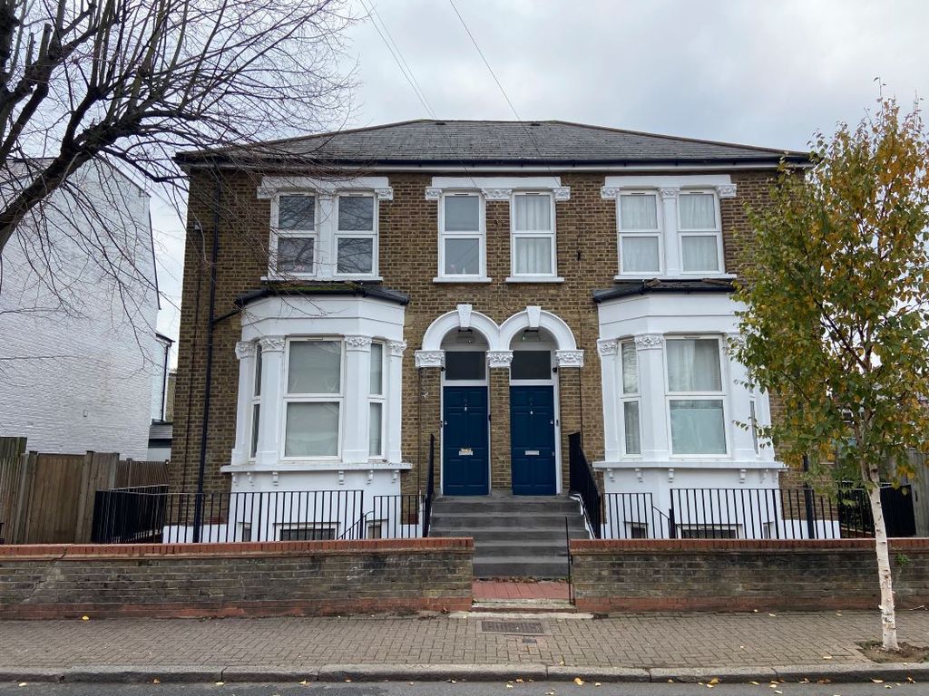 Property photo 2 of 8