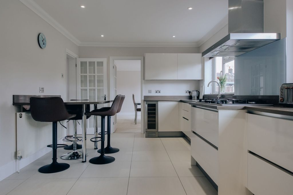 Property photo 1 of 19 Kitchen