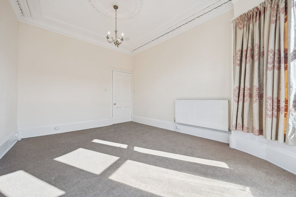 Property photo 3 of 10 3