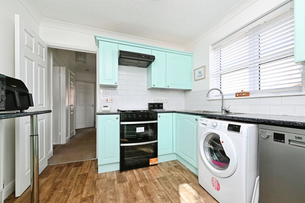 Property photo 3 of 17