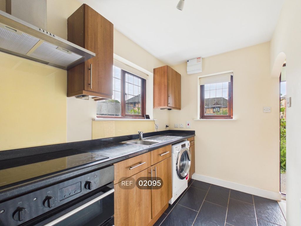 Property photo 3 of 15 Kitchen