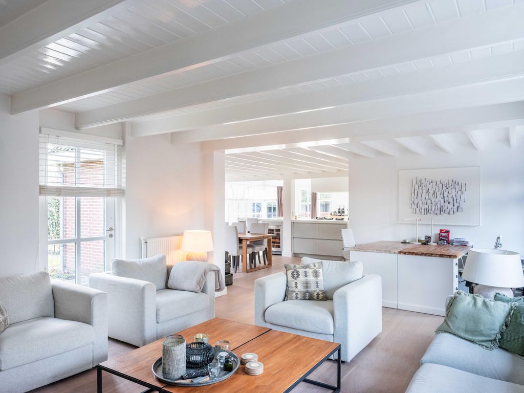 Property photo 2 of 54