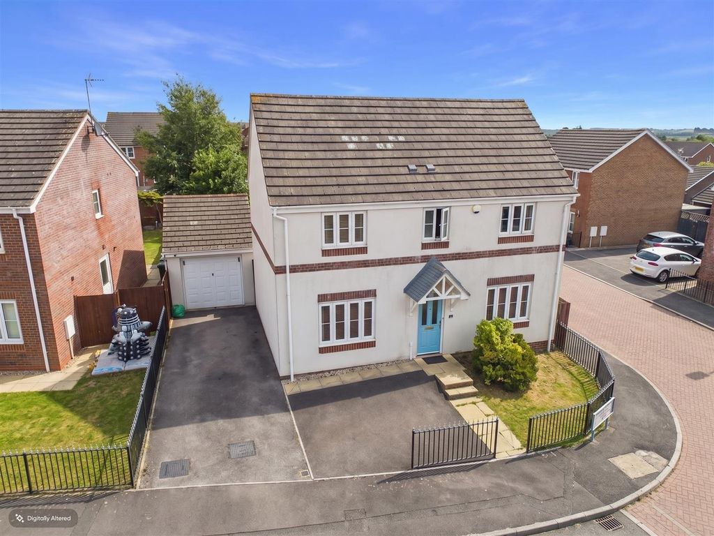 Property photo 1 of 35