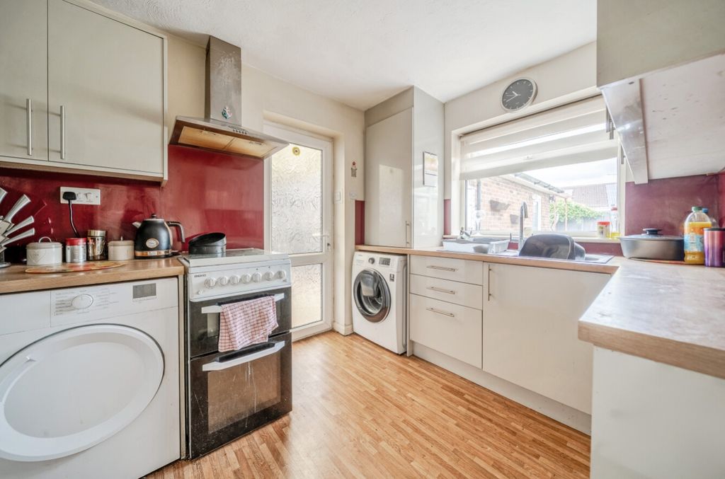 Property photo 3 of 28 1458475-10-6A01Dee80E479
