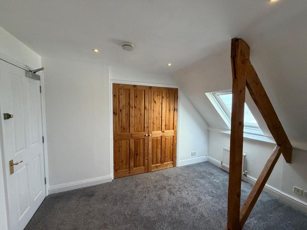 Property photo 3 of 5 Bedroom