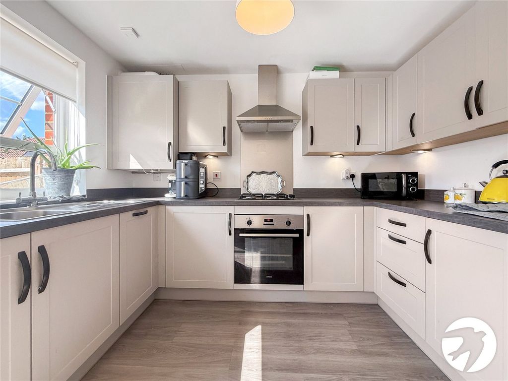 Property photo 2 of 14 Kitchen
