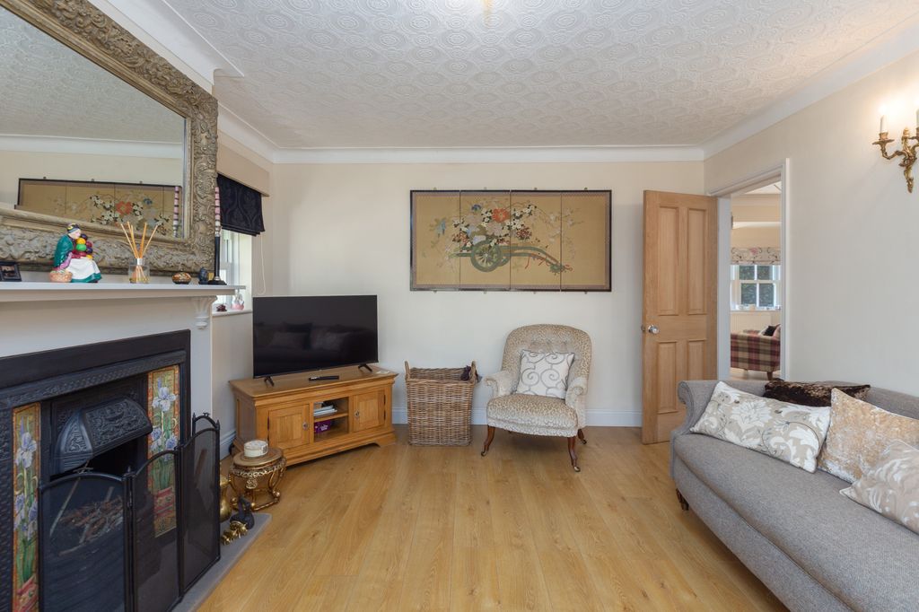 Property photo 3 of 29