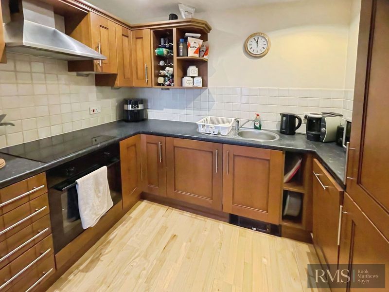 Property photo 3 of 6 Photo 5