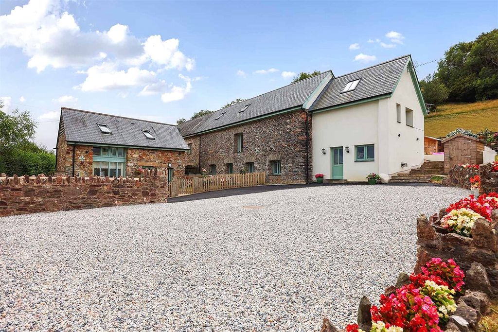 Property photo 1 of 37 Picture No. 05