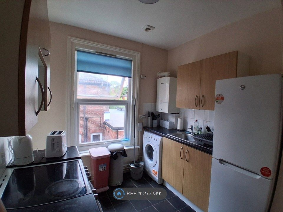 Property photo 2 of 28