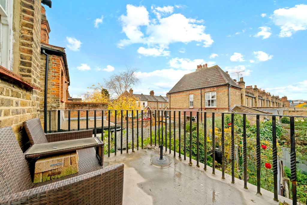 Property photo 2 of 12