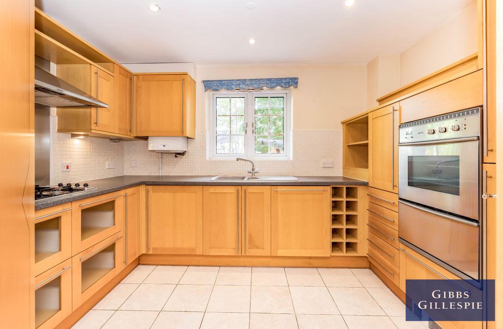 Property photo 3 of 11 3