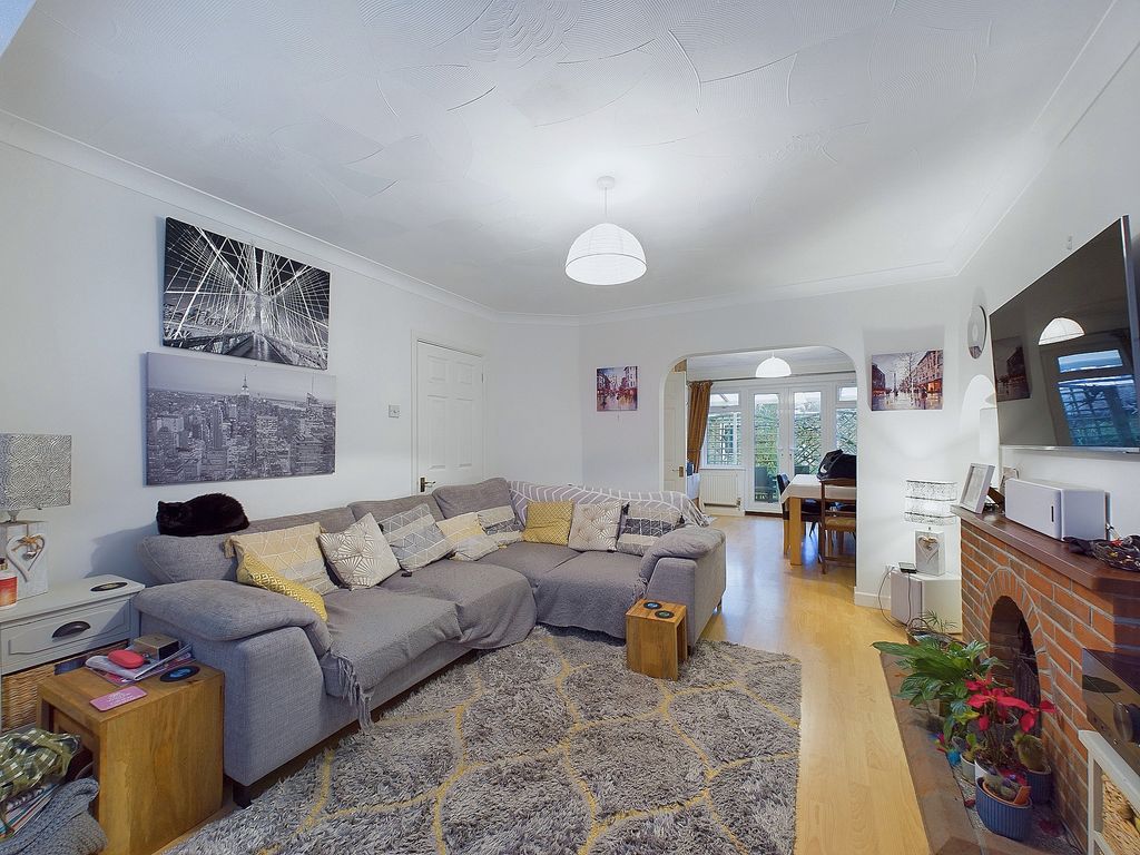 Property photo 2 of 16 Cam03519G0-Pr0211-Still024