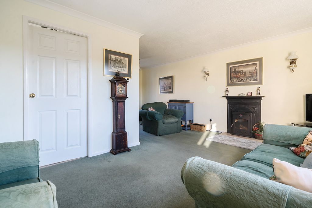 Property photo 3 of 26