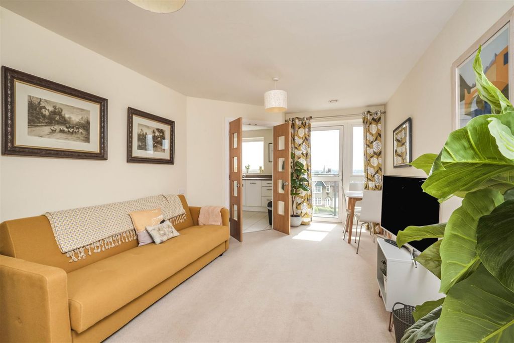 Property photo 2 of 14 19191c8c-F32E-49c4-8d30-713Dd3F34147.Jpg