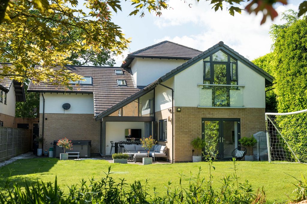 Property photo 2 of 48