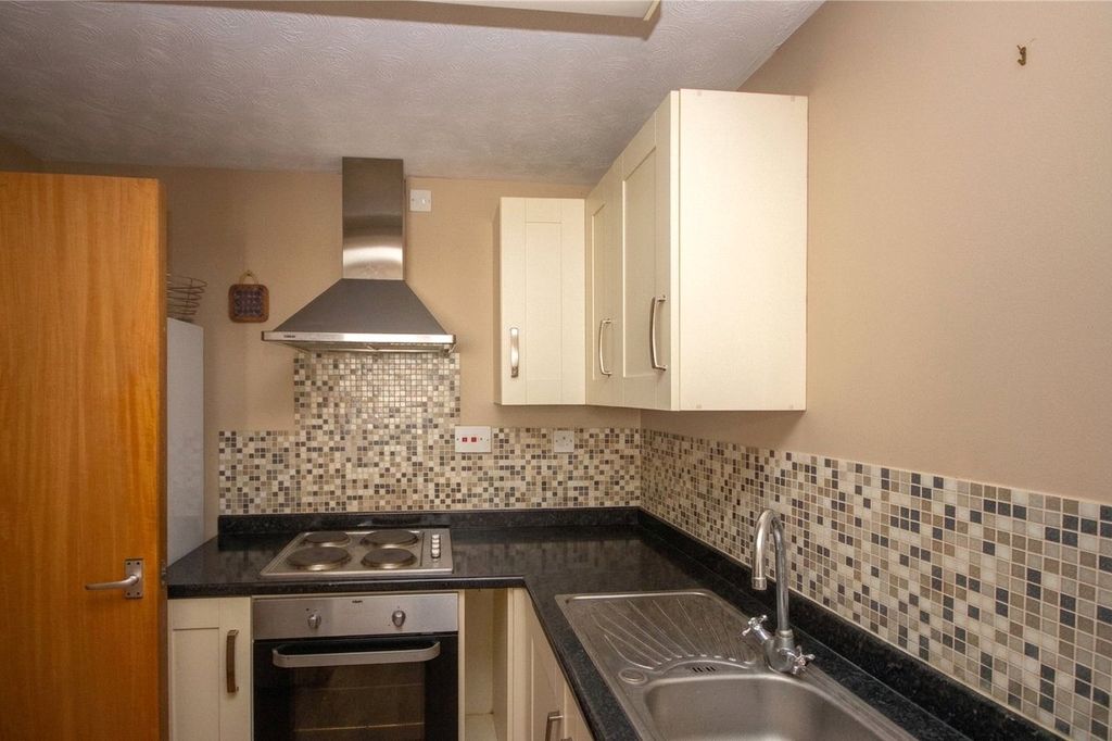 Property photo 3 of 8 Picture No. 25