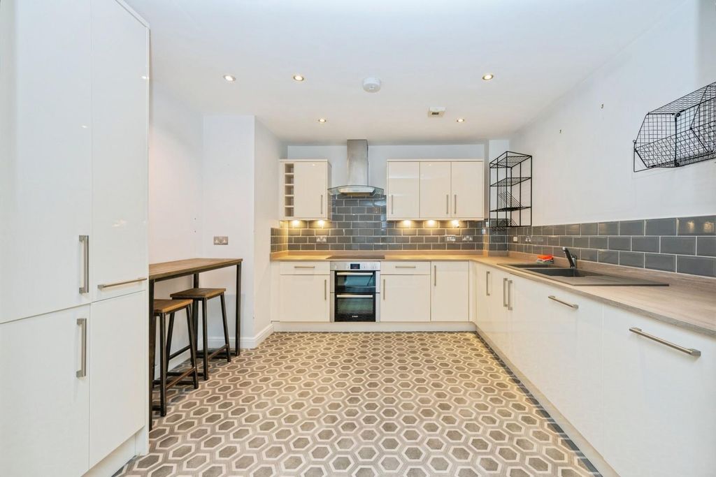 Property photo 2 of 22 2Dominiumcourt-8.Jpg