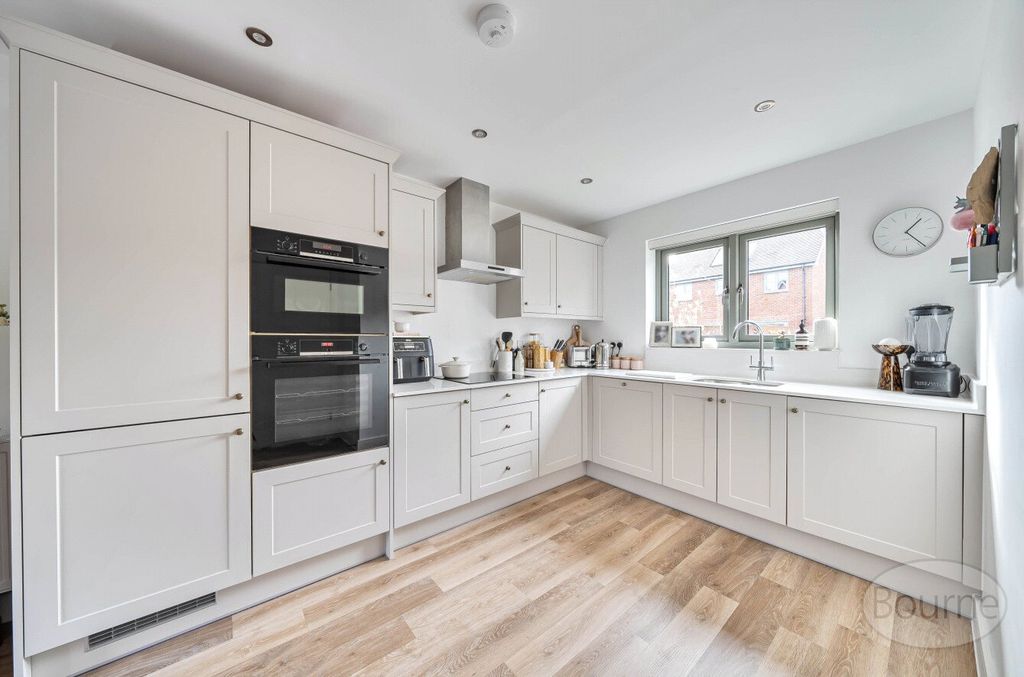 Property photo 3 of 20 Picture No. 04