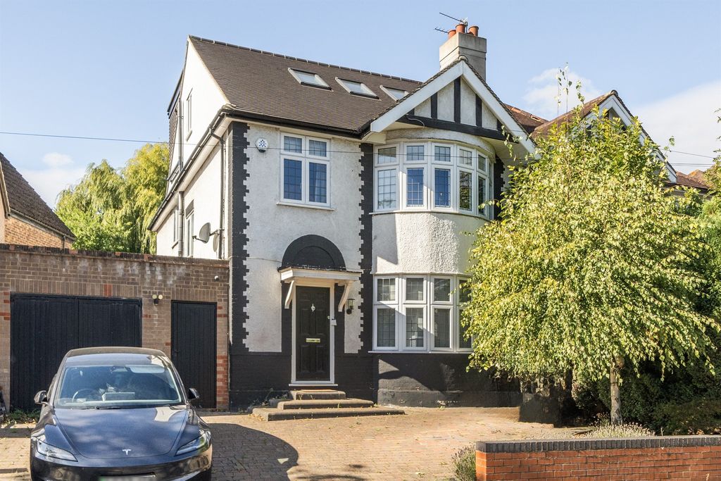 Property photo 1 of 17