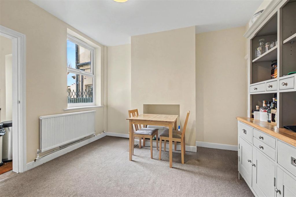 Property photo 3 of 11 Dining Room (2).Jpeg