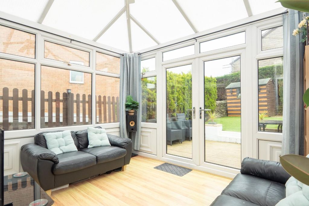 Property photo 3 of 19 Conservatory