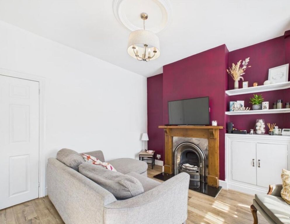 Property photo 2 of 9