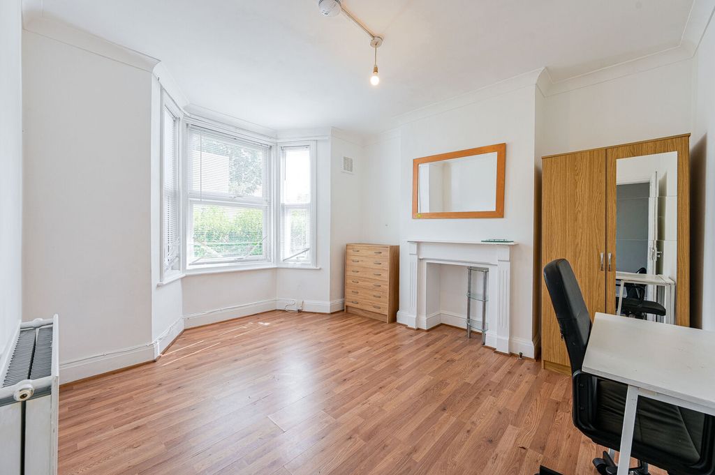 Property photo 3 of 20