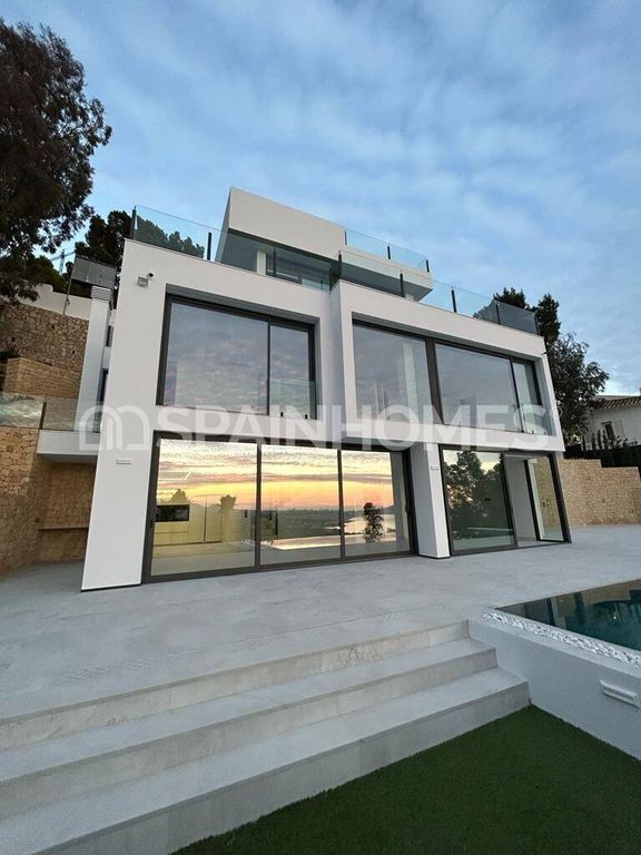 Property photo 1 of 37