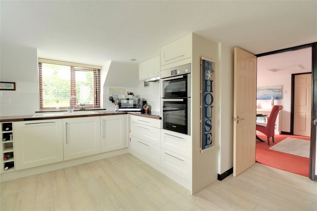 Property photo 3 of 24 Picture No. 09