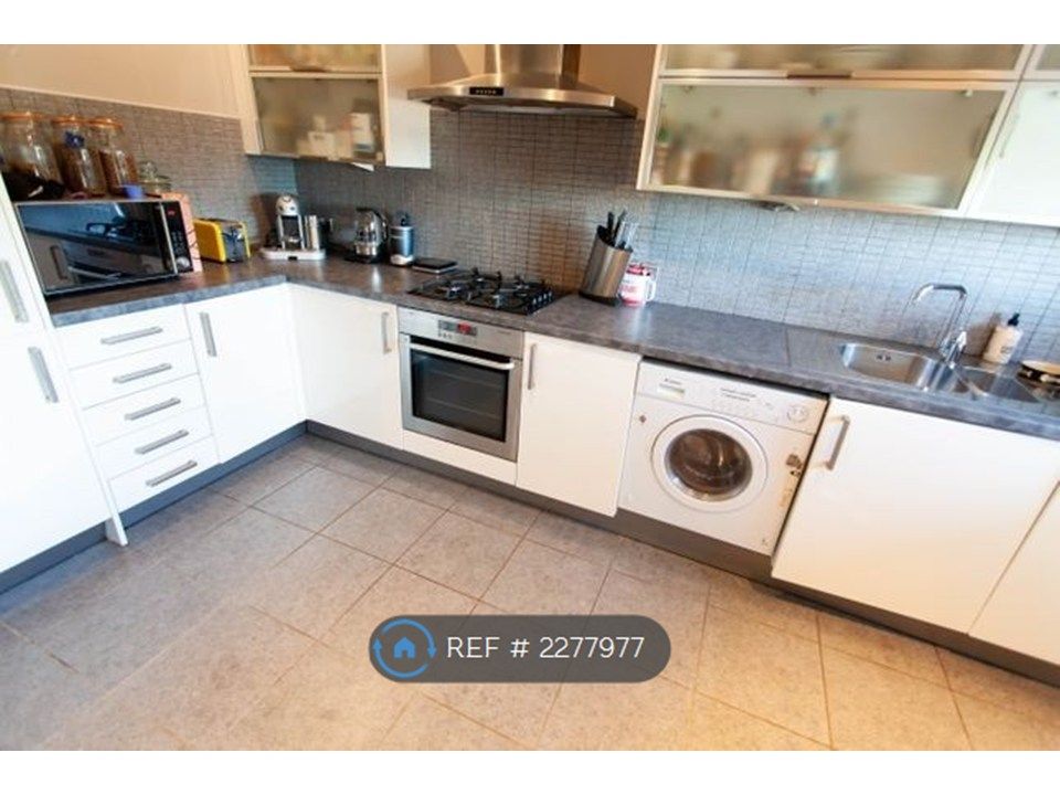 Property photo 2 of 7 Kitchen