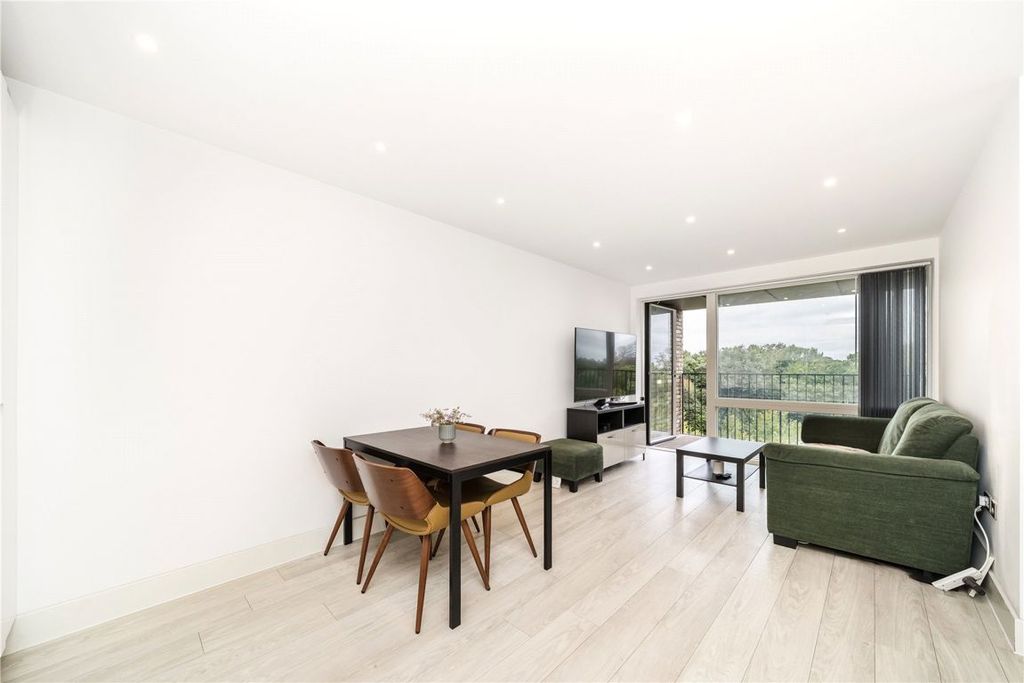 Property photo 3 of 9