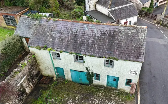 Property photo 2 of 12