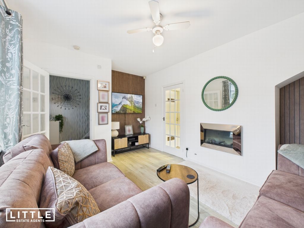 Property photo 3 of 19 Photo 12