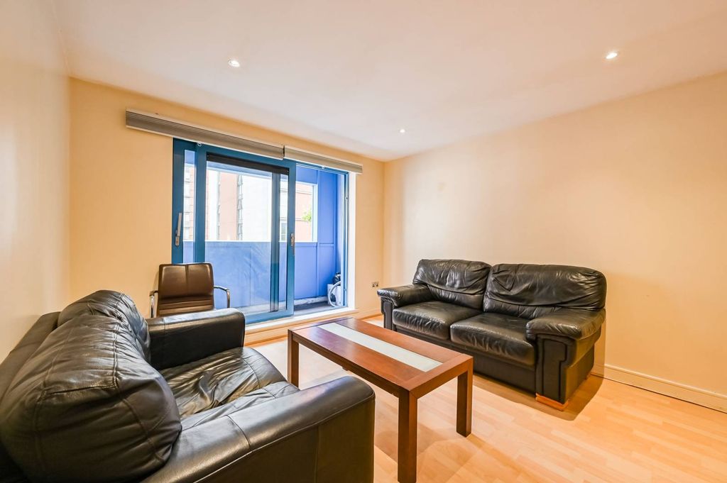 Property photo 2 of 12