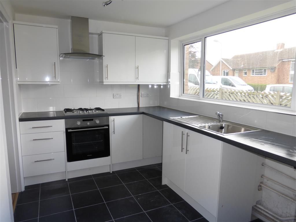 Property photo 2 of 7 Kitchen