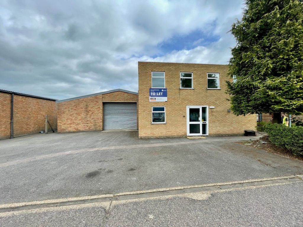 Property photo 1 of 5 7 Commerce Way Leighton Buzzard 2022.Jpeg