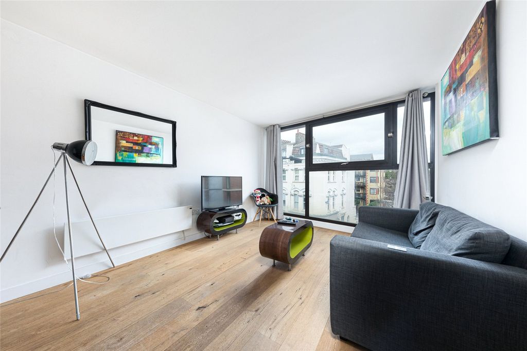 Property photo 1 of 11