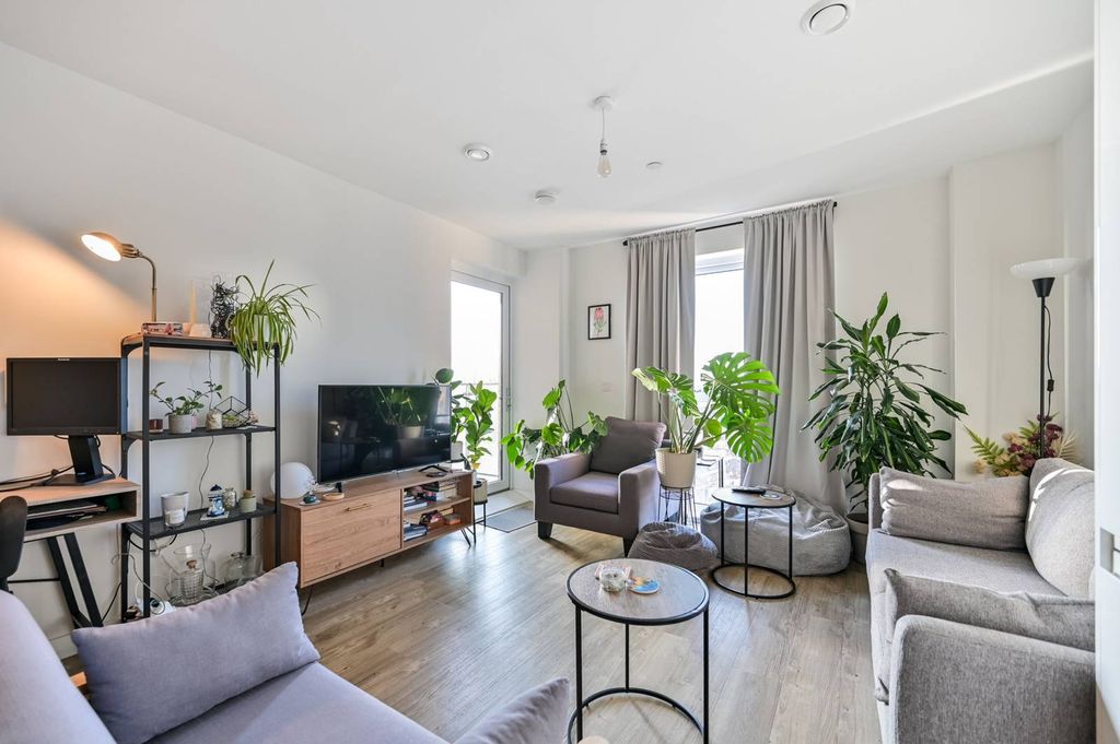 Property photo 3 of 8