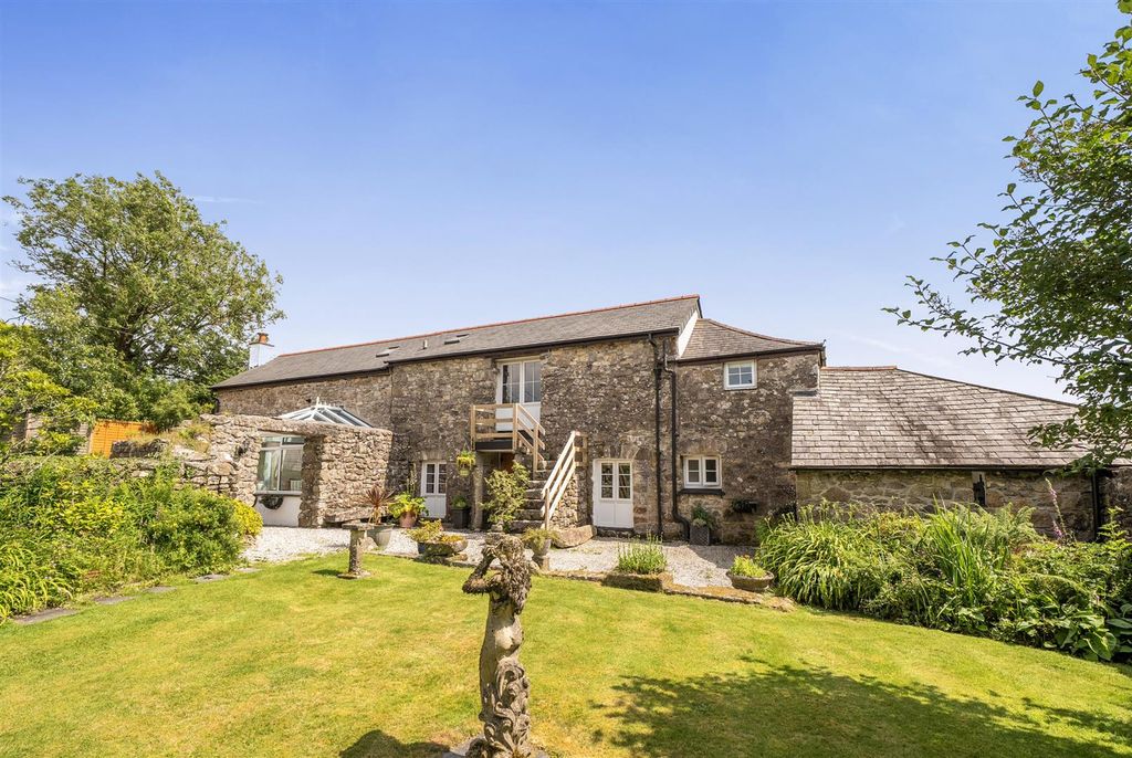 Property photo 3 of 39 The Cottages