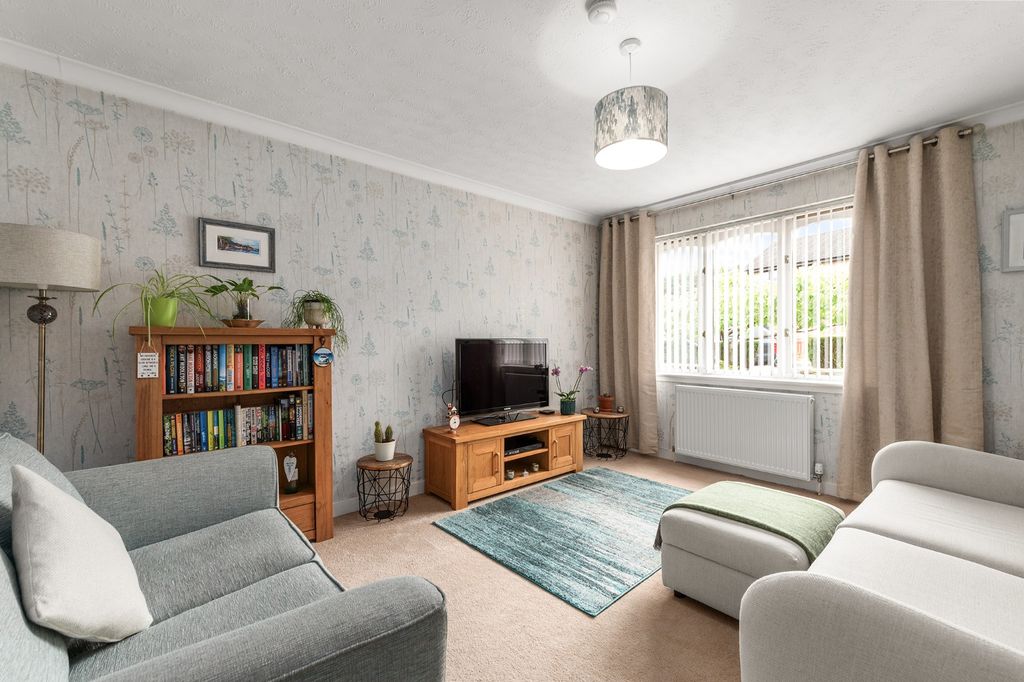 Property photo 2 of 33 5174742
