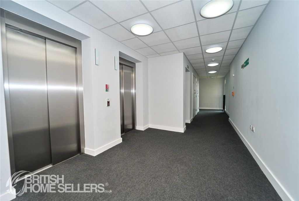 Property photo 2 of 17 Picture No. 05