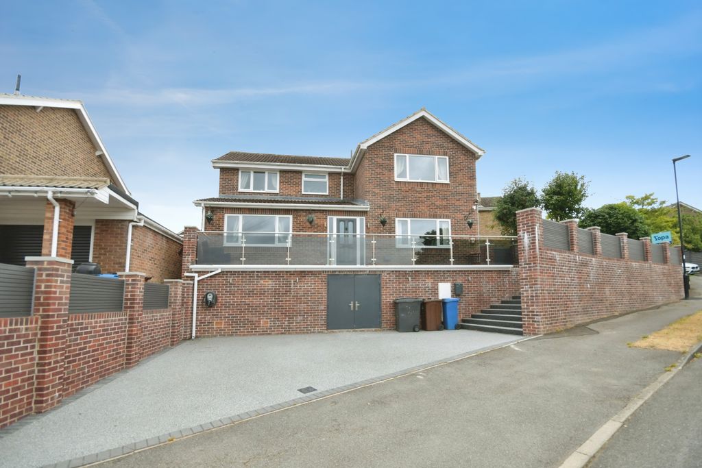 Property photo 1 of 20 Dsc_3411